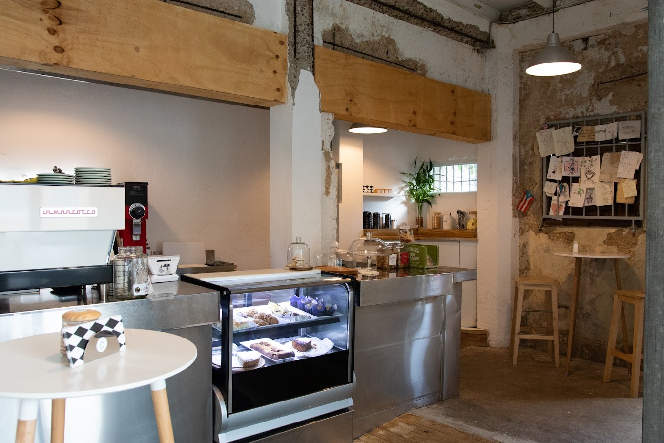 Cafe con C interior