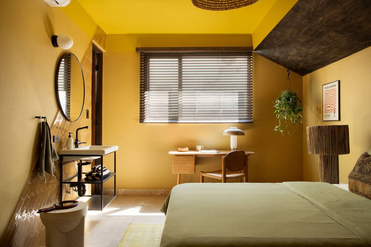 Room 2 bedroom